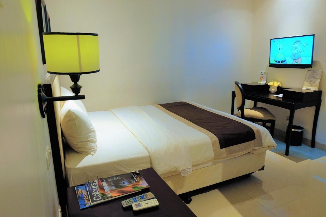 M Hotel Sorong Exterior photo